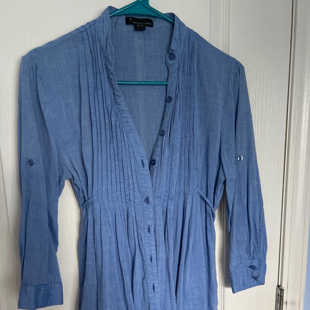 Forever 21 Blue Pintuck Button Down Tunic